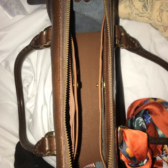 Dooney and Bourke authentic handbag - Picture 6 of 7